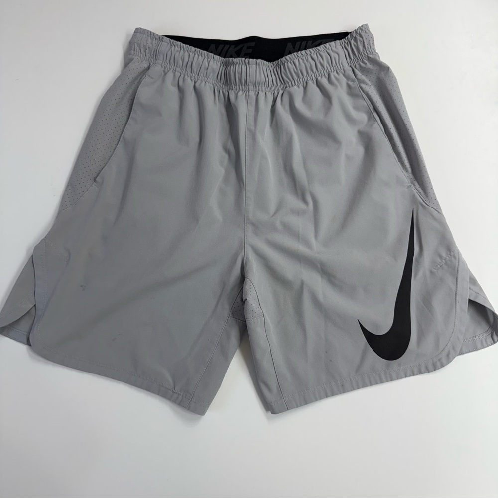 Nike Men's Light Gray Athletic Dri Fit Shorts